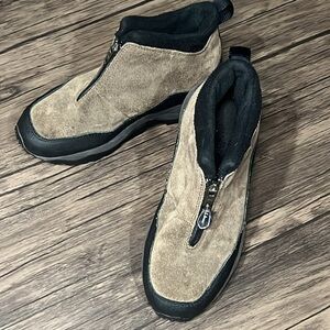 LL BEAN 7.5 Leather Short Ankle Boots w/Primaloft Zipper Winter Booties.…